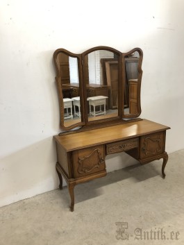 Buduaari laud (127x162x47)