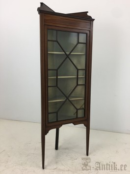 Nurgaga vitriinkapp (57x162x46)