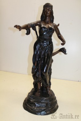 Skulptuur (54x100x33)