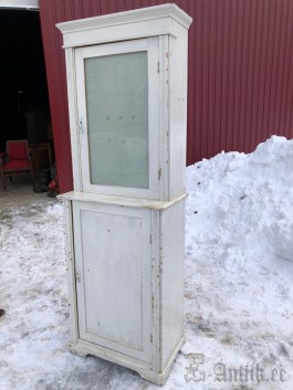 Kaappi (74x218x42)